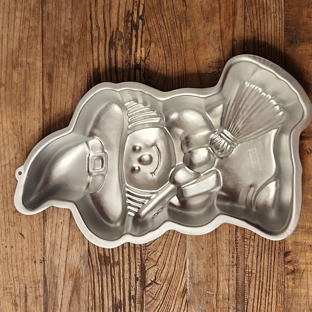 Wilton Cute Witch Cake Pan